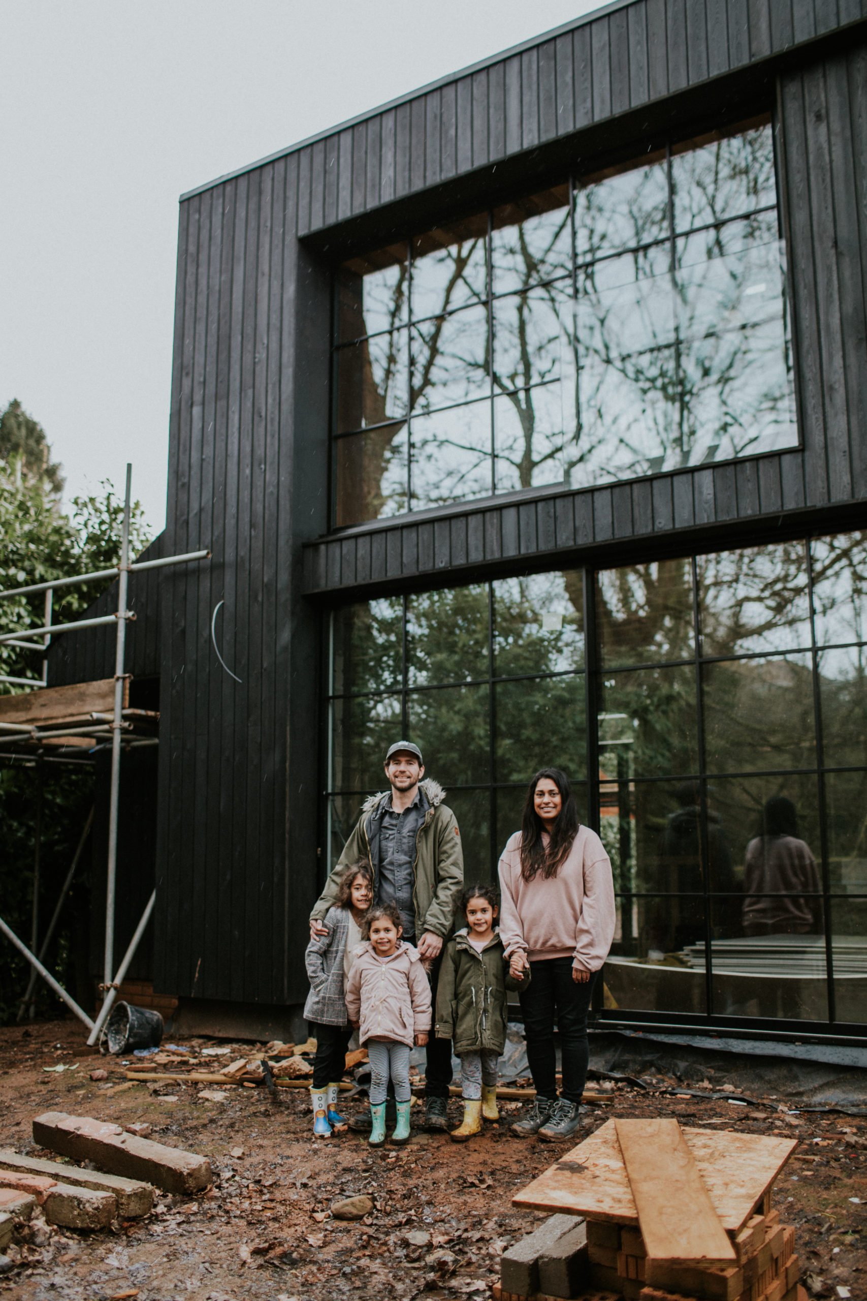 Black bungalow renovation family project